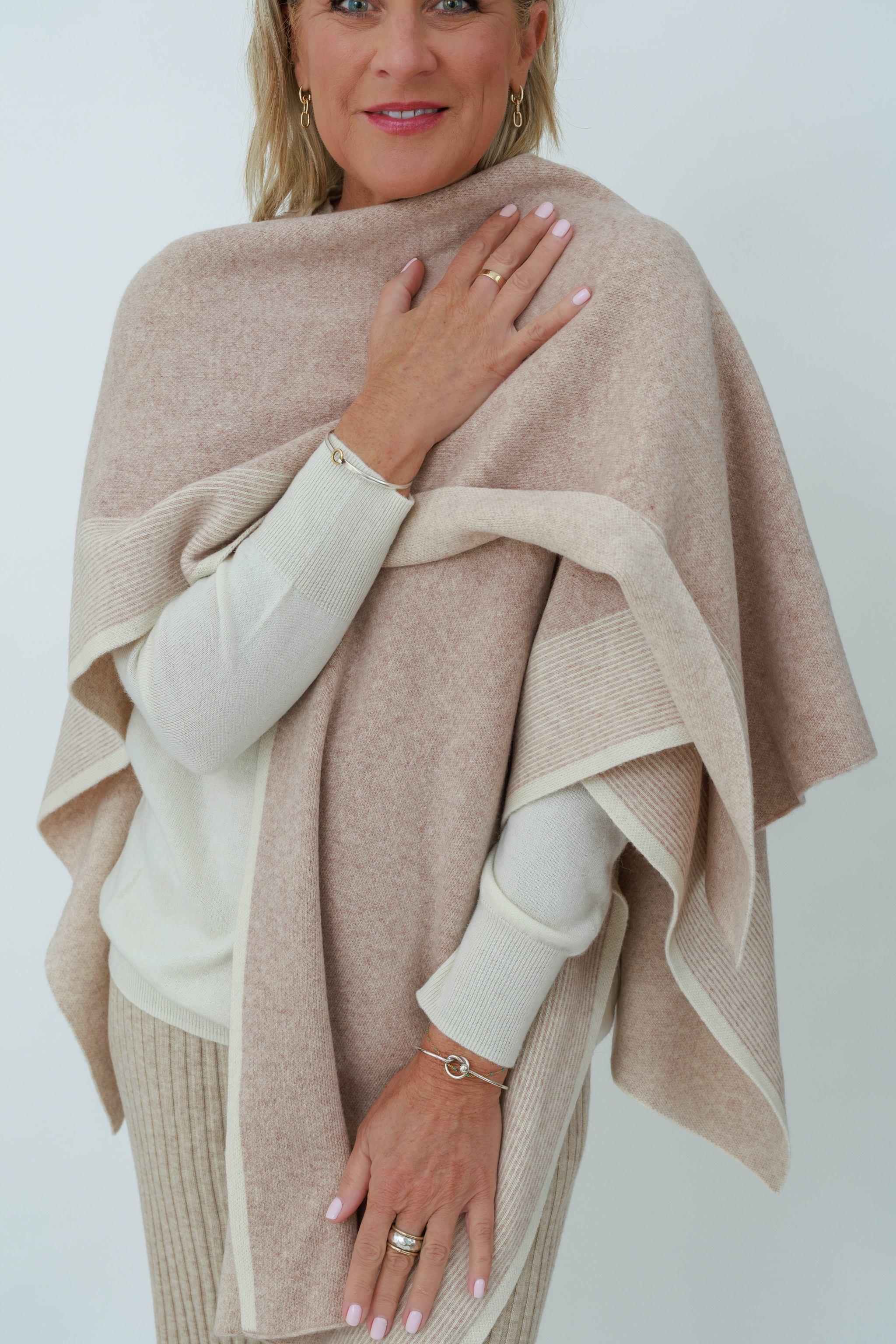Womenswear-Poncho & Wraps