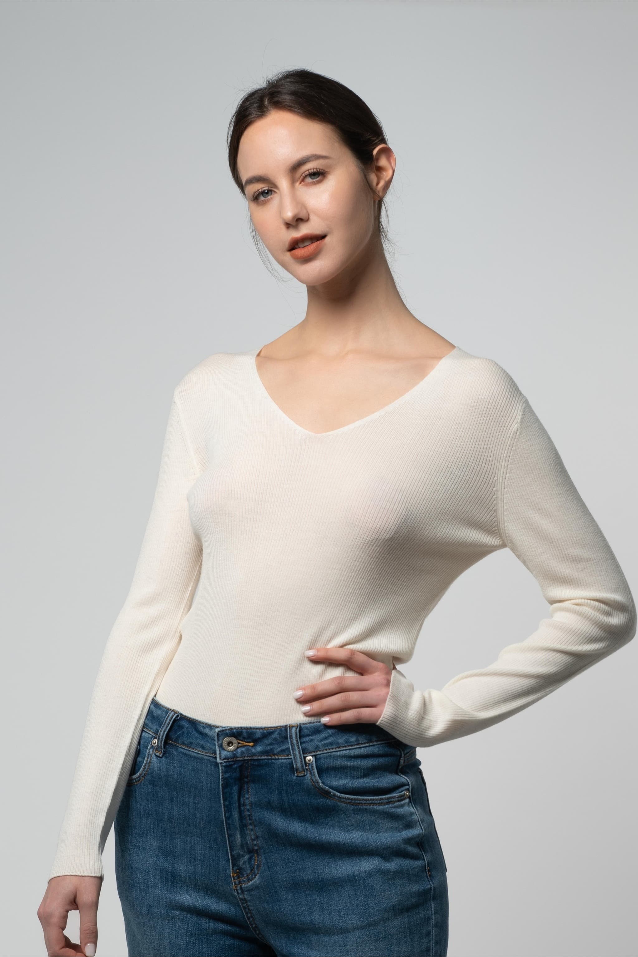 Victoria Pull Over Top – Merino Wool V-Neck Knit